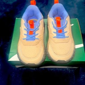 Used toddler boy size 7c pumas